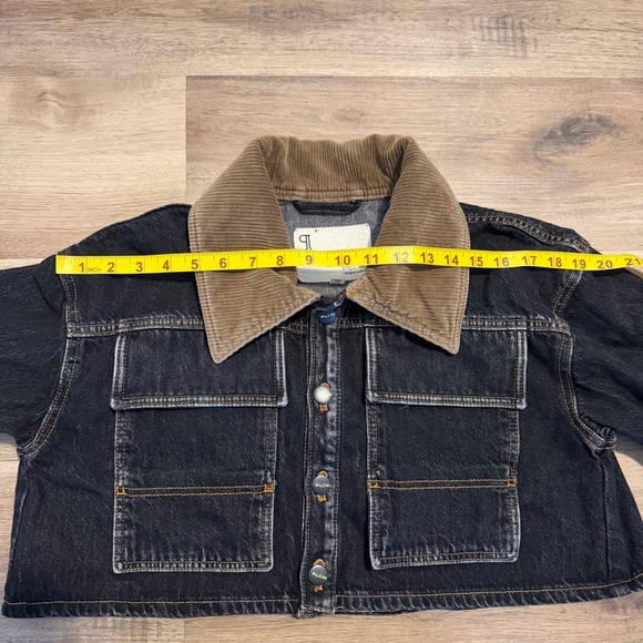 Pilcro Cropped Denim Barn Jacket Corduroy Collar Washed Black Womens XS - Picture 10 of 11
